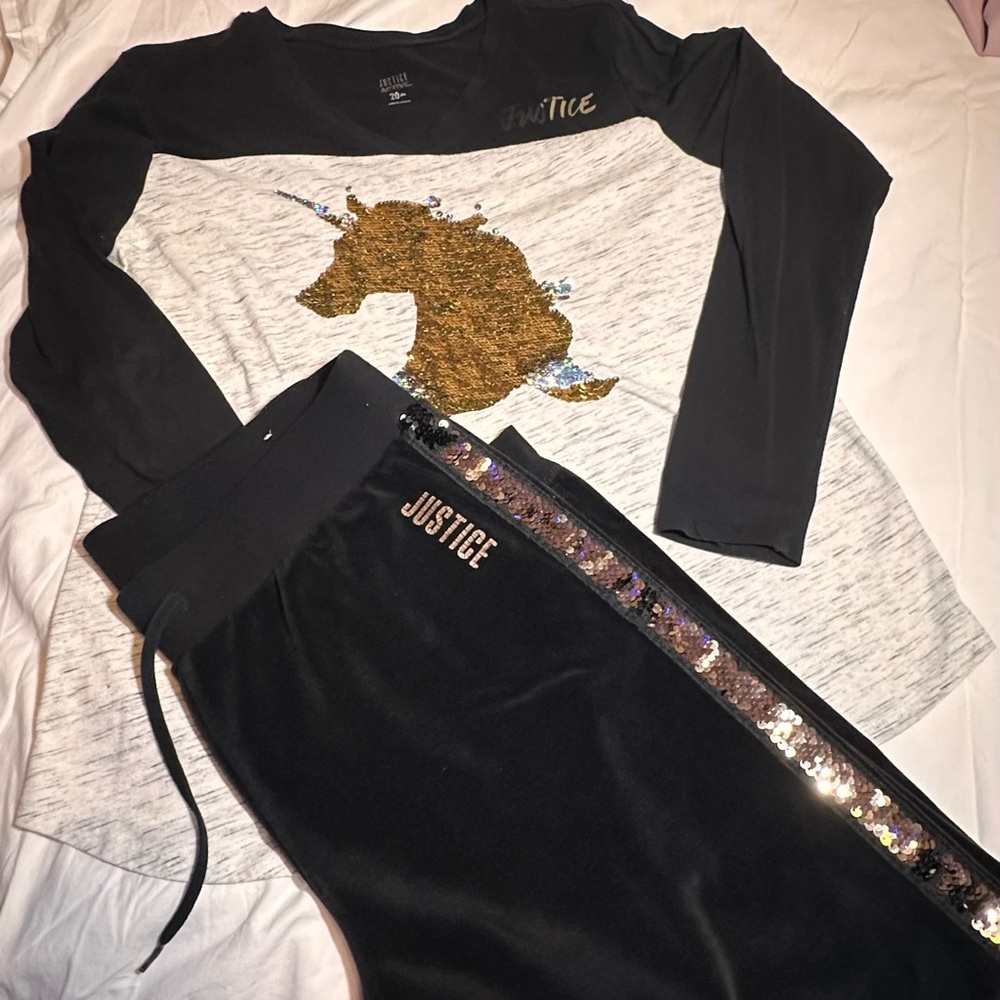 Unicorn justice set size 20 in kids but fits M in adults.